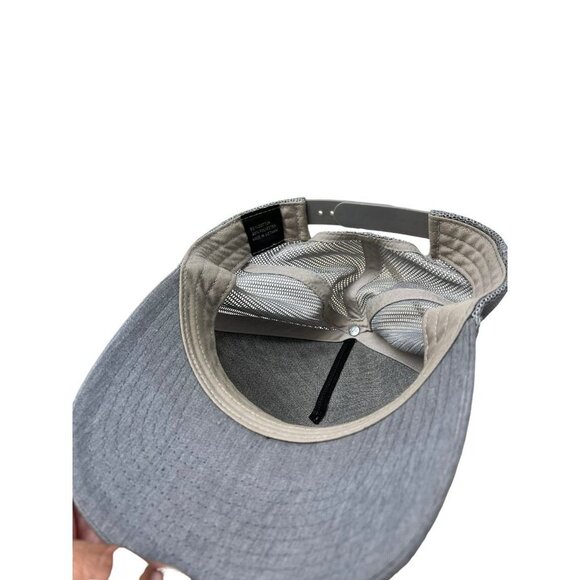 Travis Mathew Golf Hat Flex Fit Grey Striped Logo Patch Cap - Picture 6 of 7